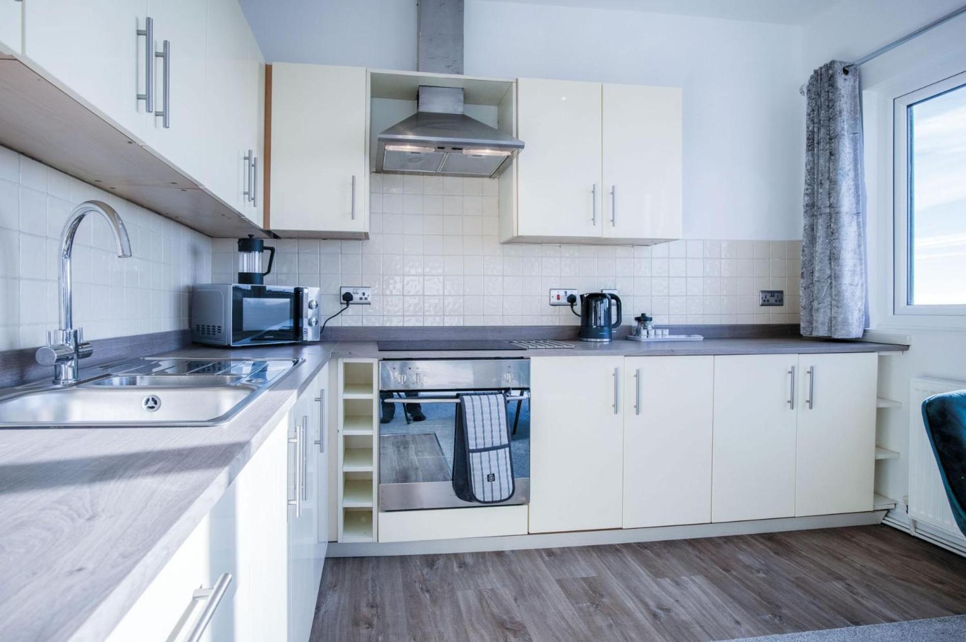 The Penthouse - 1 Bedroom Apartment - Ocean Breeze Port-Eynon Luaran gambar